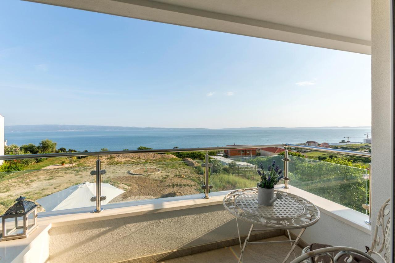 Luxury Villa Bello Horizonte With Swimming Pool Split Exterior photo