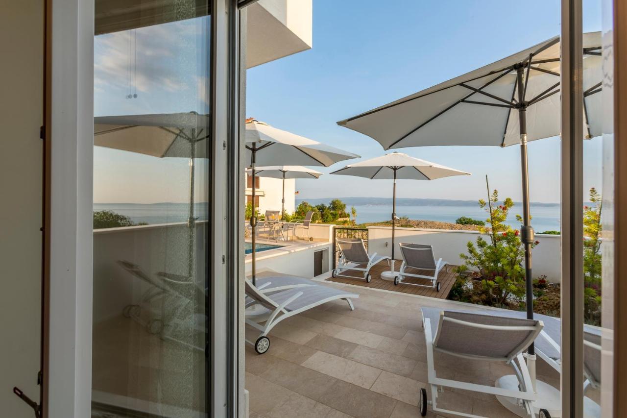 Luxury Villa Bello Horizonte With Swimming Pool Split Exterior photo